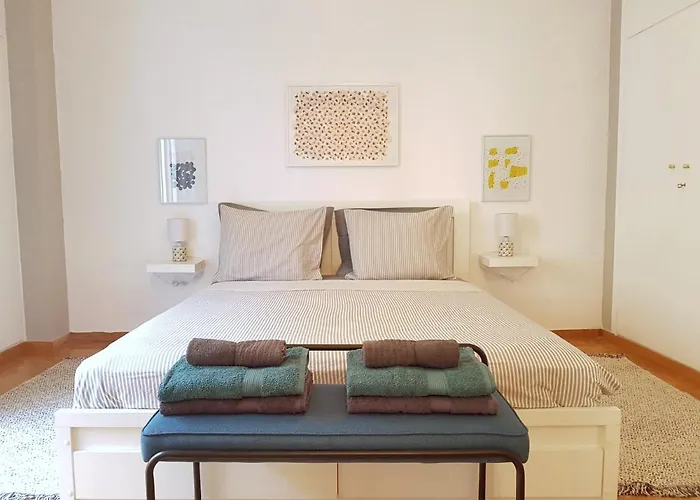 Colourful Apartment In The Heart Of Athens
